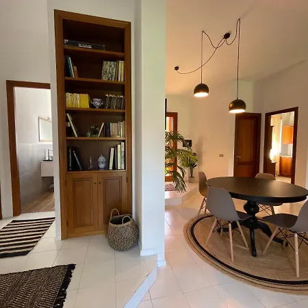 Sangal 52 Apartment *